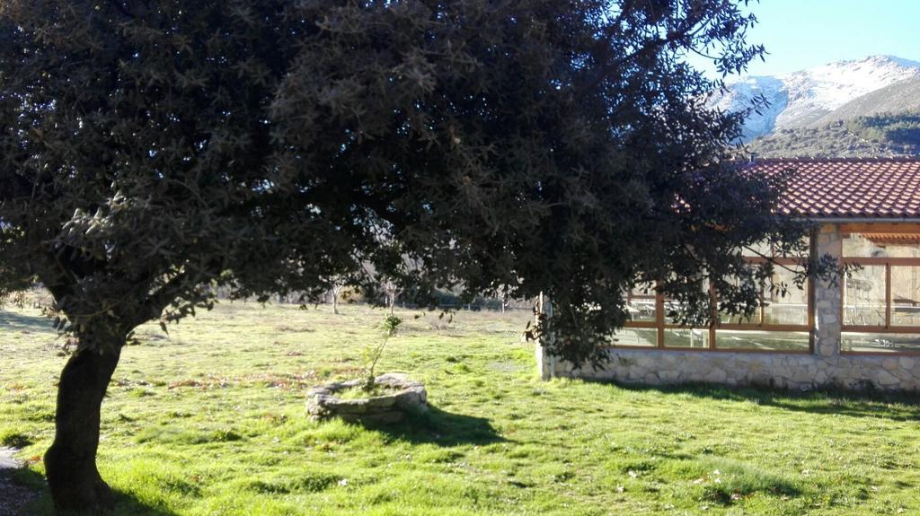 فندق Bohoyoفي  Los Chozos De Gredos المظهر الخارجي الصورة