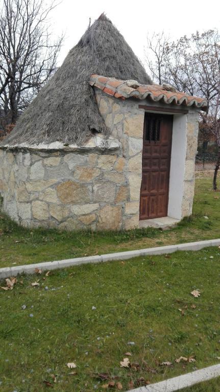 فندق Bohoyoفي  Los Chozos De Gredos المظهر الخارجي الصورة