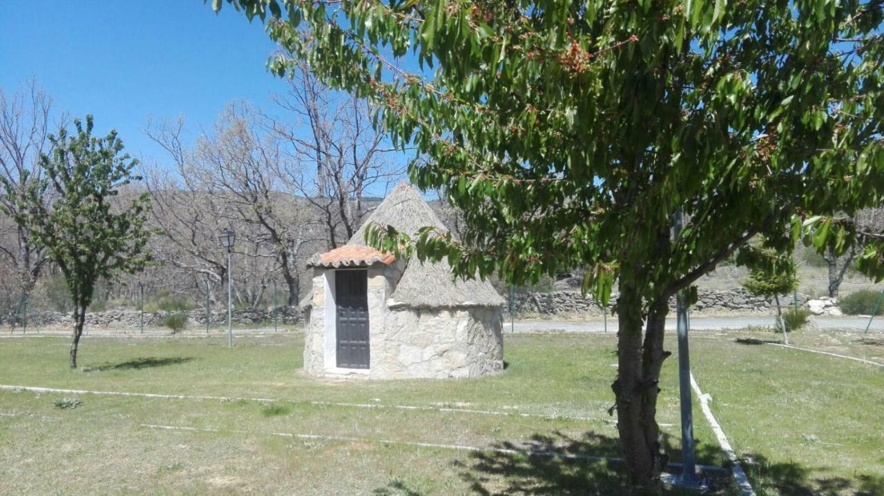 فندق Bohoyoفي  Los Chozos De Gredos المظهر الخارجي الصورة