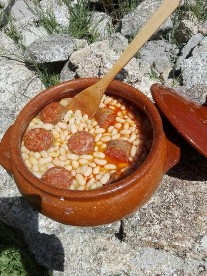 فندق Bohoyoفي  Los Chozos De Gredos المظهر الخارجي الصورة