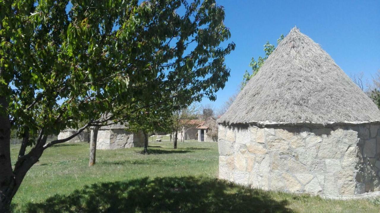 فندق Bohoyoفي  Los Chozos De Gredos المظهر الخارجي الصورة