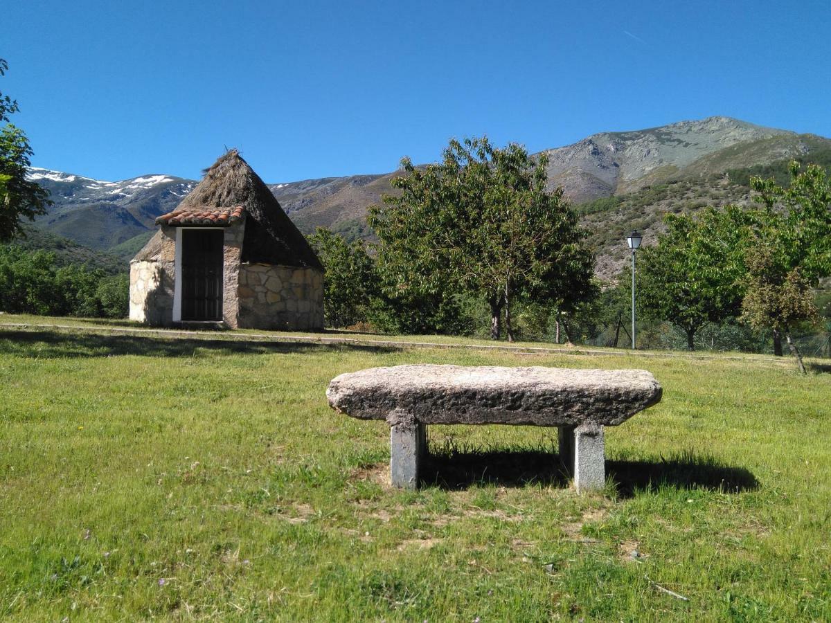 فندق Bohoyoفي  Los Chozos De Gredos المظهر الخارجي الصورة